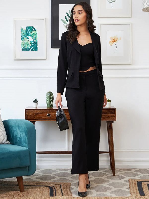 Trendy black Co-ord set with a solid cropped Top & Blazer
