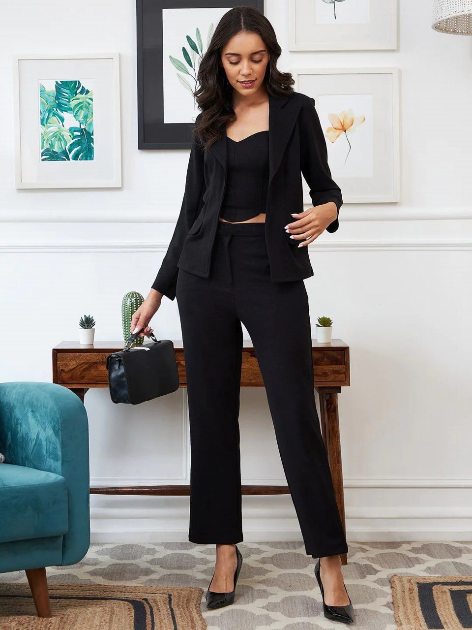 Trendy black Co-ord set with a solid cropped Top & Blazer