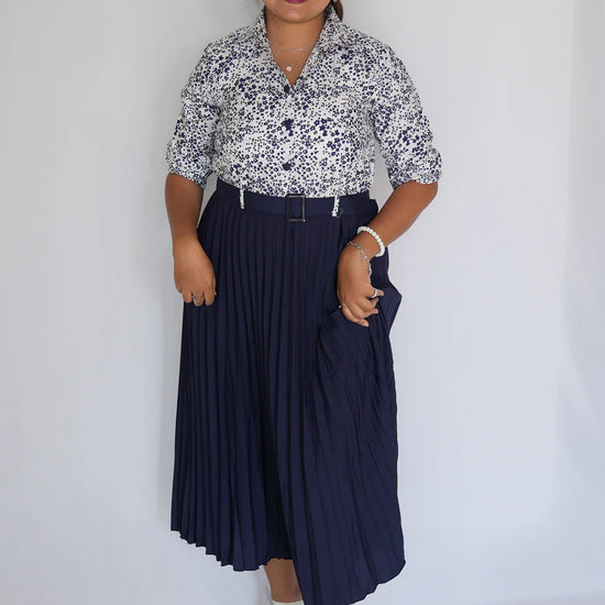 Chic Charm Collared A-line Dress: Elevate your style with this printed polyester midi/alf-length dress. Perfect for Western wear. Shop at Wyshlist for trendy knee-length dresses. Explore fashion with Wyshlist !