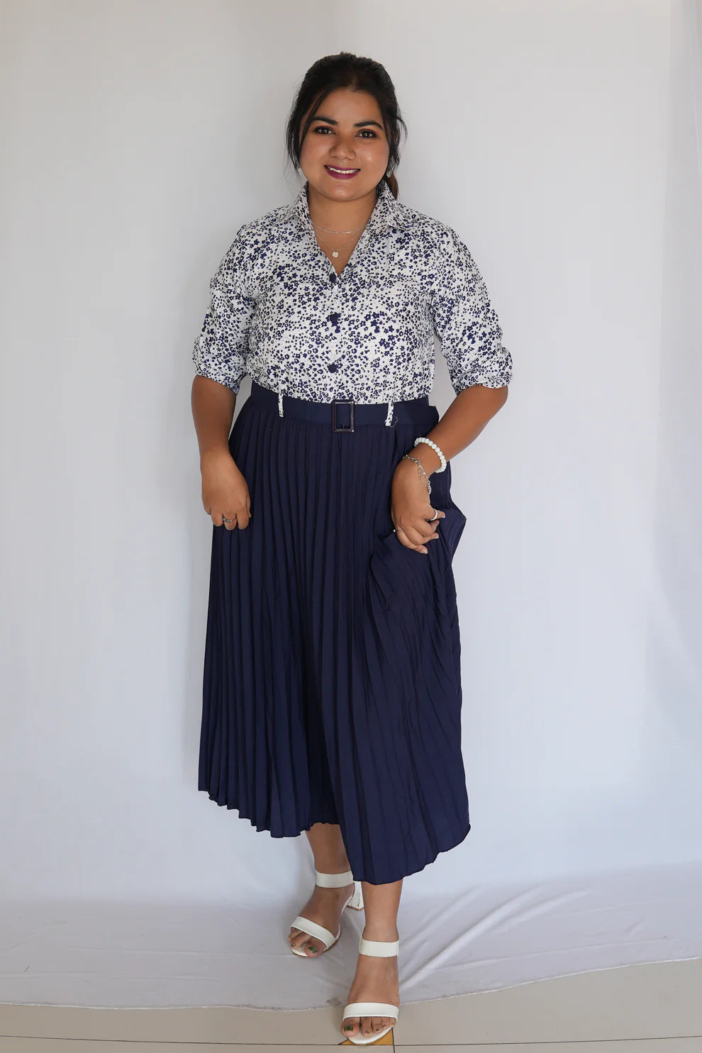 Chic Charm Collared A-line Dress: Elevate your style with this printed polyester midi/alf-length dress. Perfect for Western wear. Shop at Wyshlist for trendy knee-length dresses. Explore fashion with Wyshlist !